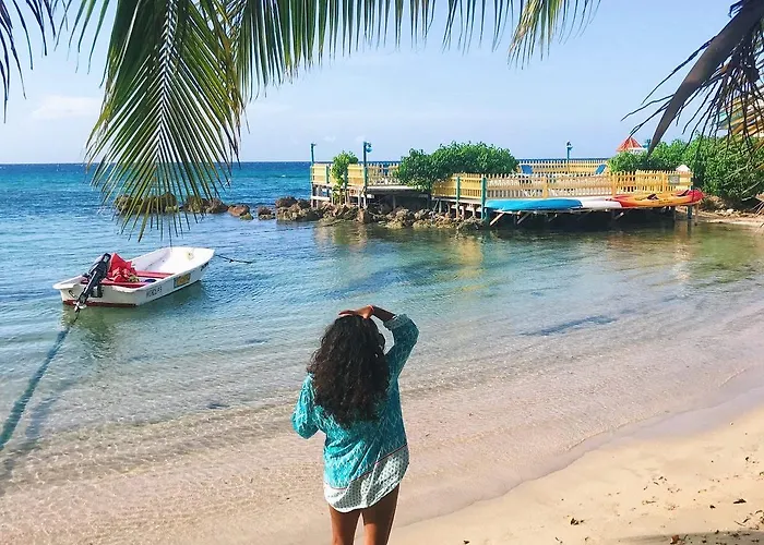 Franklyn D & Resort Runaway Bay