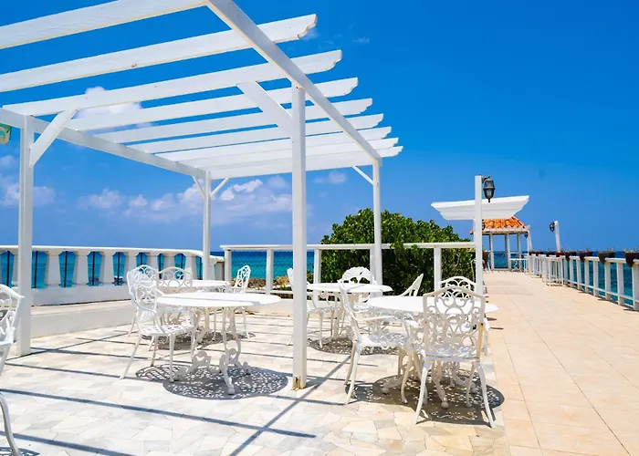 Resort Franklyn D & Runaway Bay